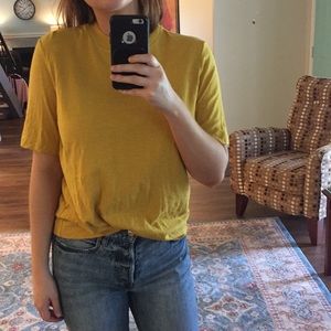 Uniqlo yellow T-shirt